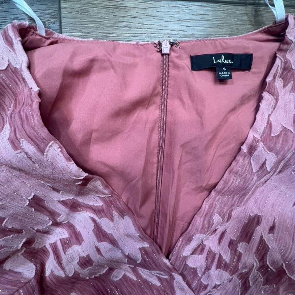 Lululs Meant to Shine Floral Jacquard Mini Dress, NWT, Size S, V Neck, Pink - Picture 5 of 11